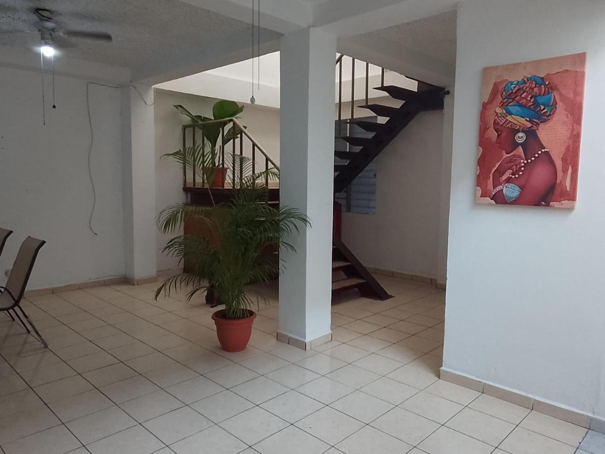 Hostal Los Heroes Antiguo Cuscatlan Exterior photo
